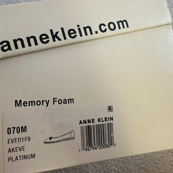 Anne Klein Size 7 Akeve Platinum Memory Foam ballet flats with bow detail - Picture 2 of 3